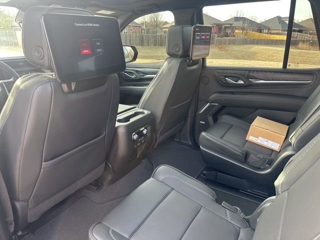 Used 2023 GMC Yukon Denali w/ Denali Reserve Package image 27