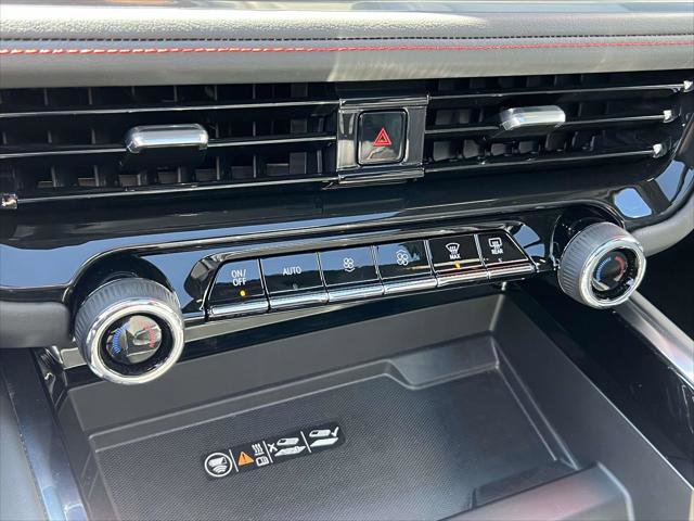 Used 2025 Chevrolet Suburban RST w/ Comfort Package AWD/4WD image 33