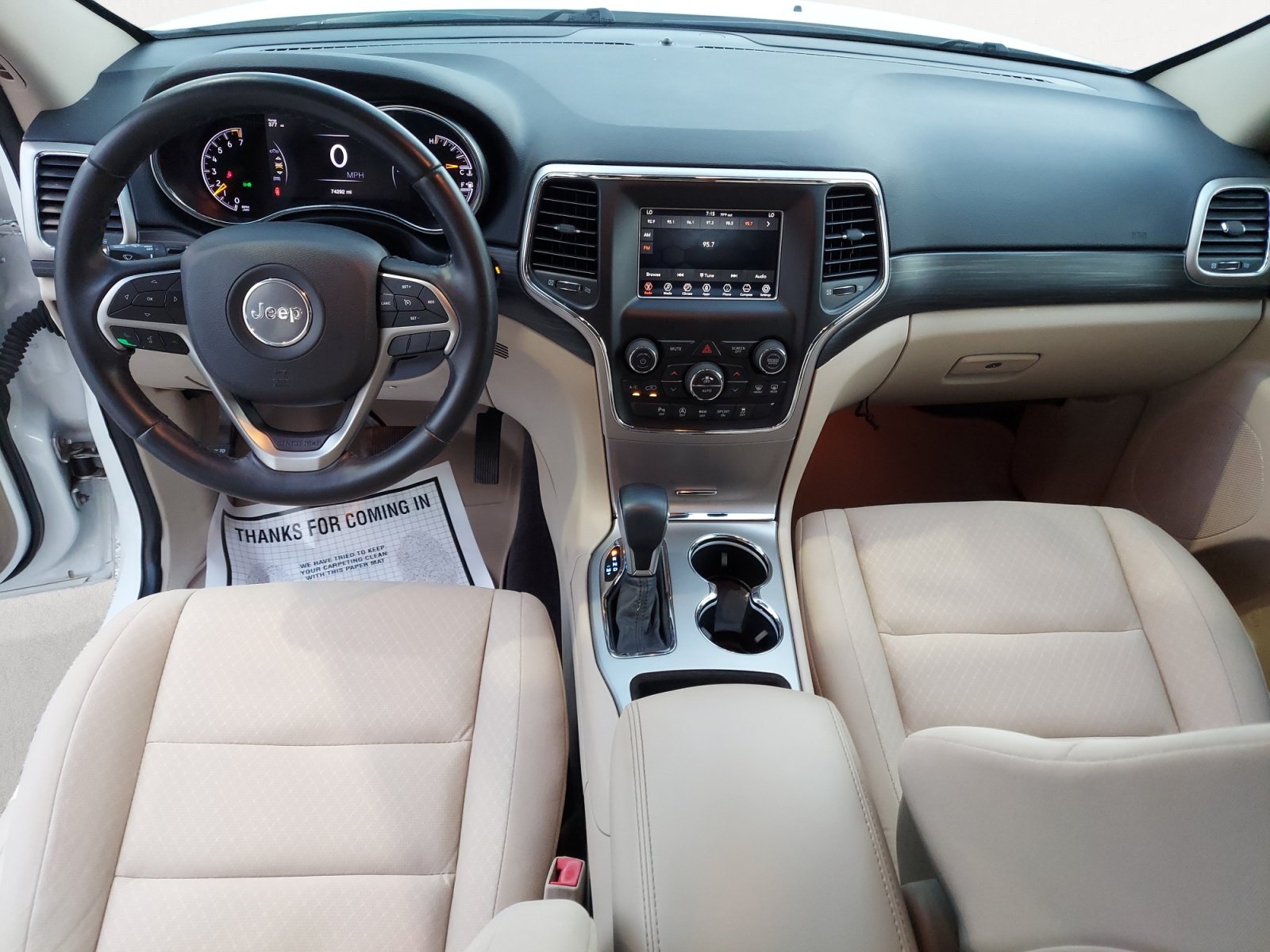 Used 2019 Jeep Grand Cherokee Laredo AWD/4WD image 3