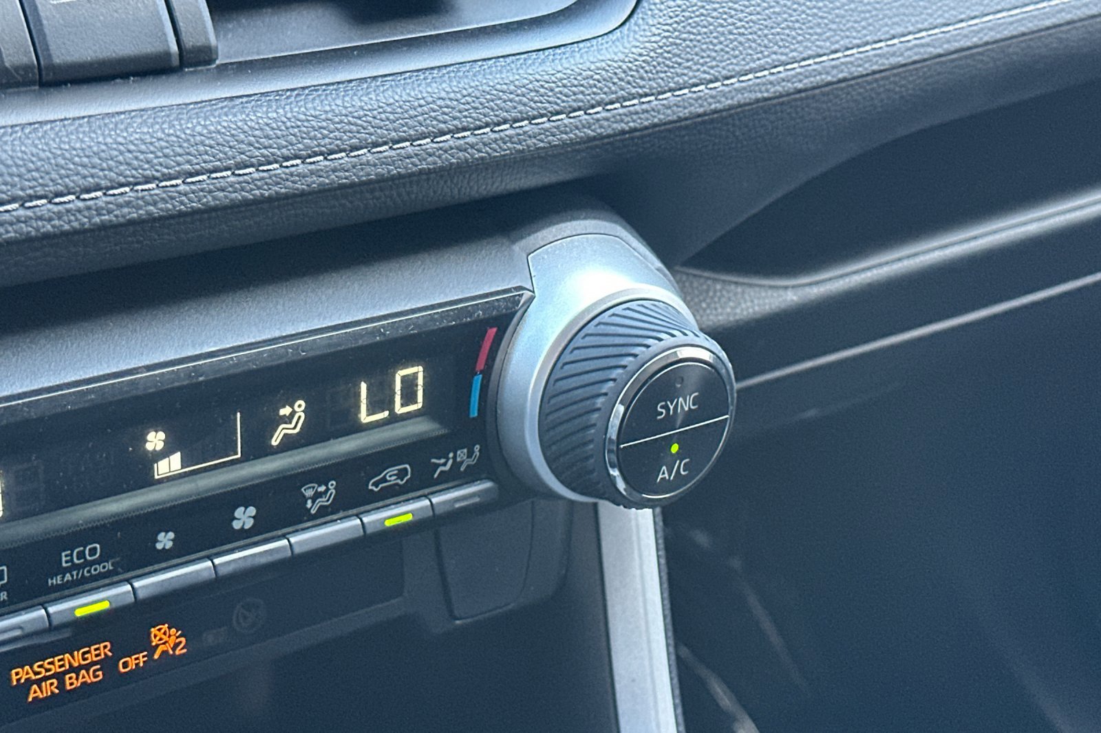 Used 2022 Toyota RAV4 LE image 30