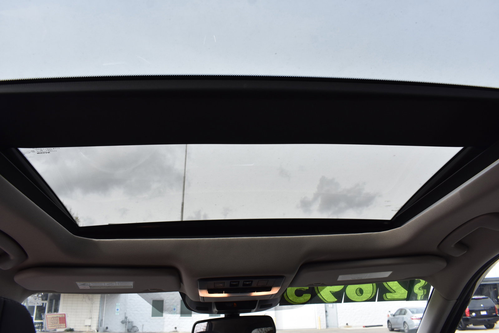 Used 2023 Nissan Rogue SL image 29