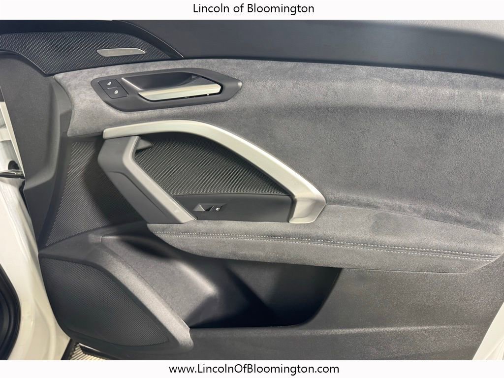 Used 2025 Audi SQ5 Prestige w/ Prestige Package image 17