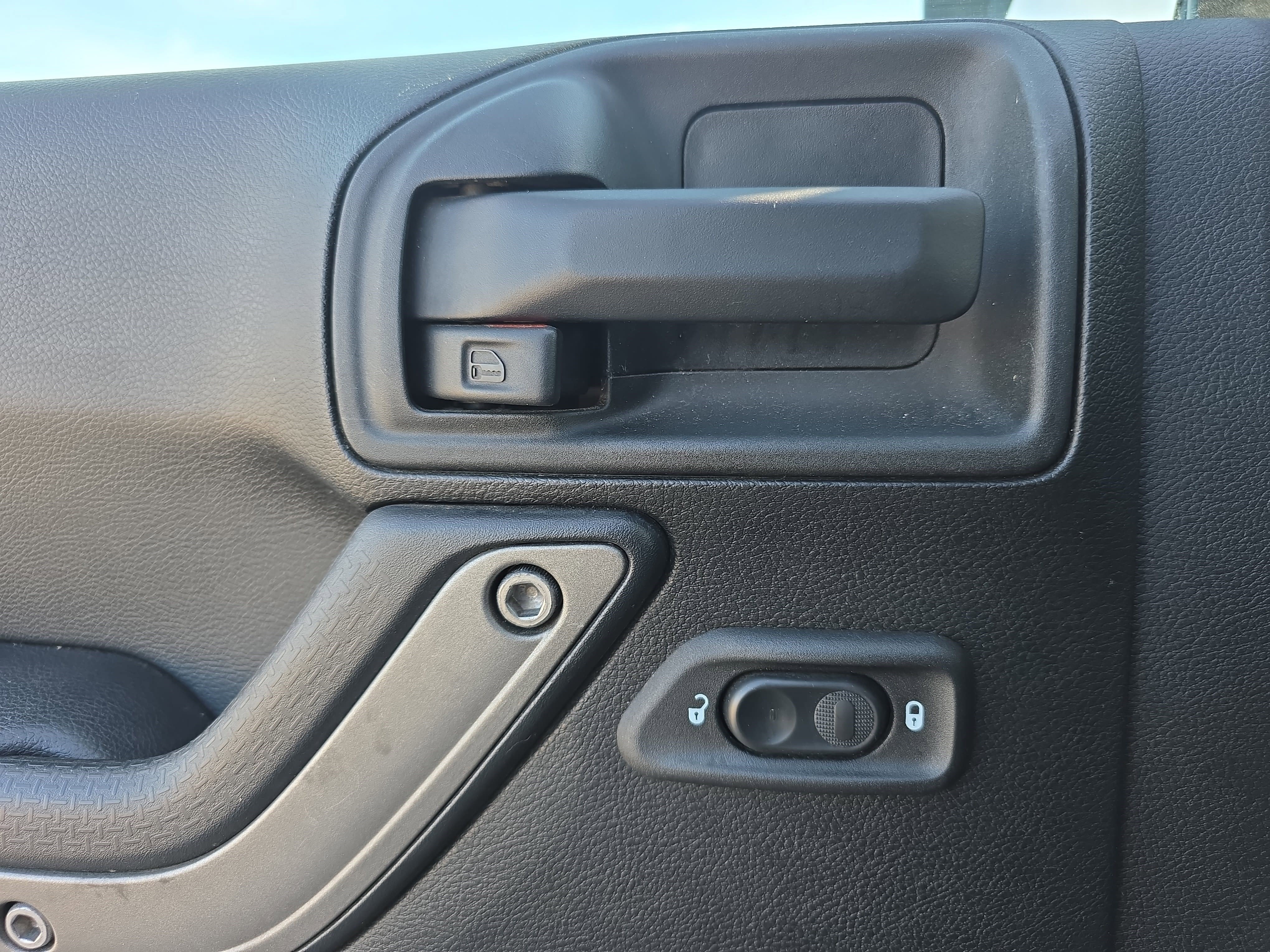 Used 2018 Jeep Wrangler Unlimited Sport S image 25