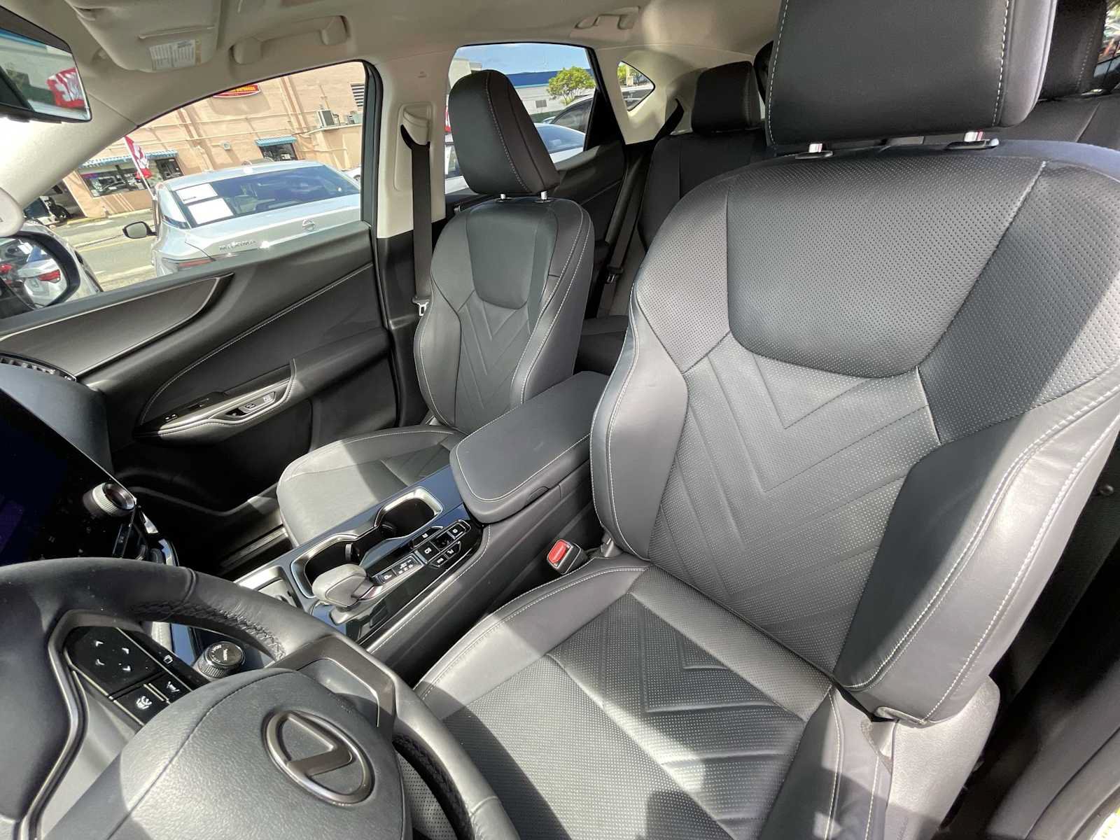 Used 2022 Lexus NX 350h AWD image 13