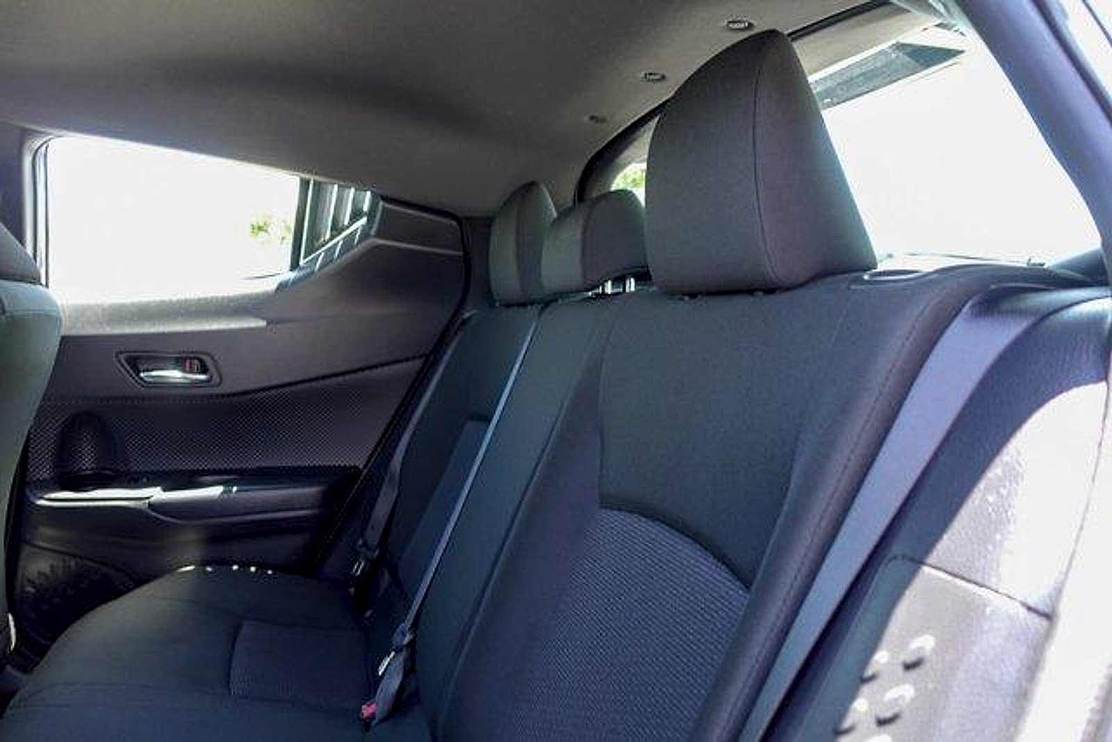 Used 2019 Toyota C-HR XLE FWD image 22