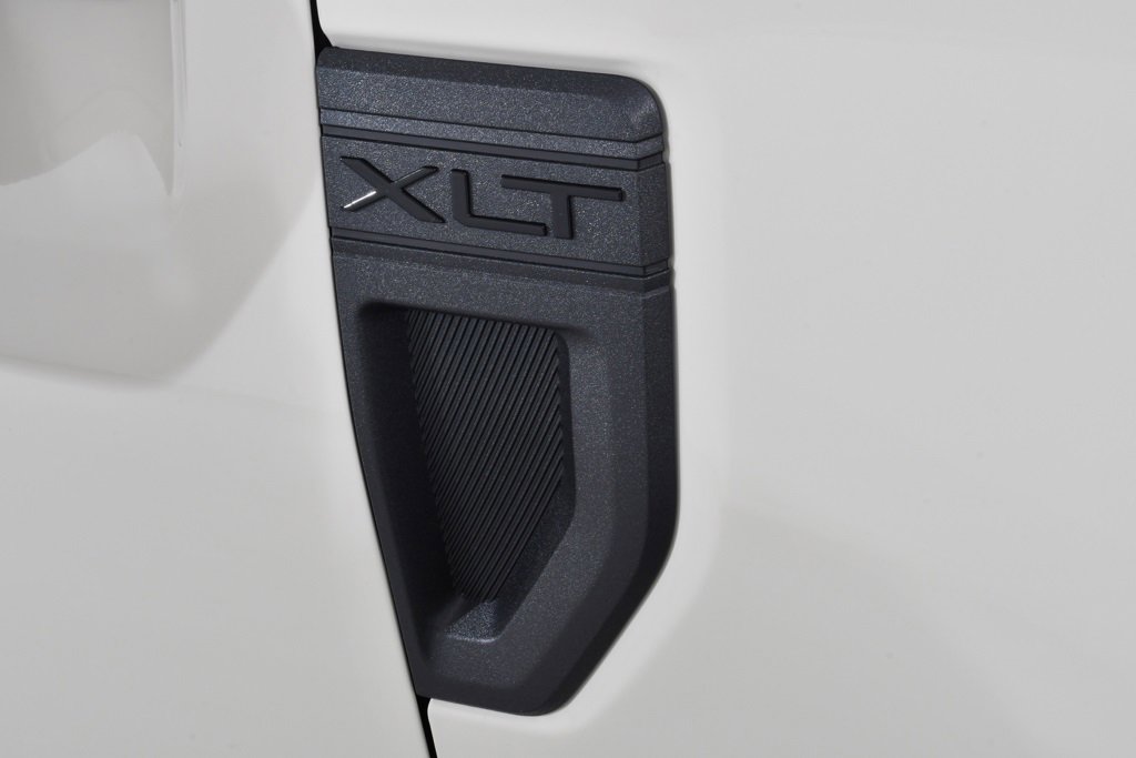 New 2025 Ford Maverick XLT w/ XLT Luxury Package image 21