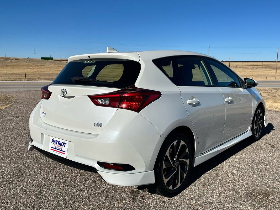 Used 2017 Toyota Corolla iM image 4