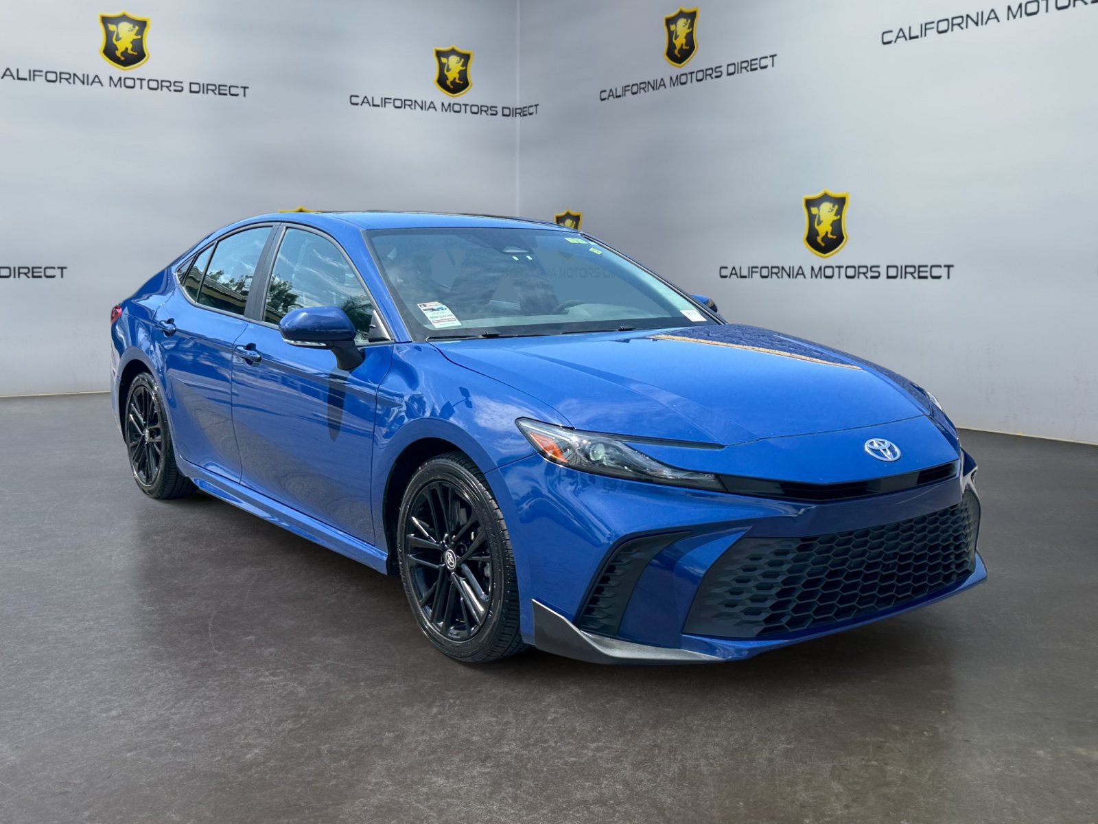 Used 2025 Toyota Camry SE FWD image 7