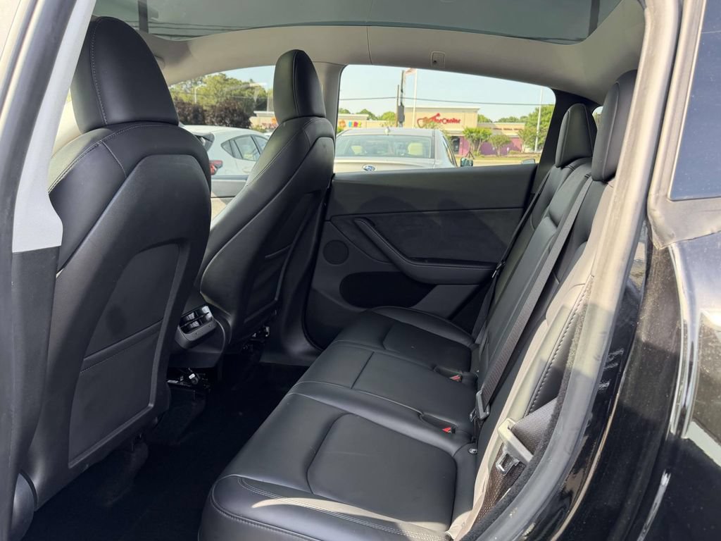 Used 2024 Tesla Model Y Long Range AWD/4WD image 15