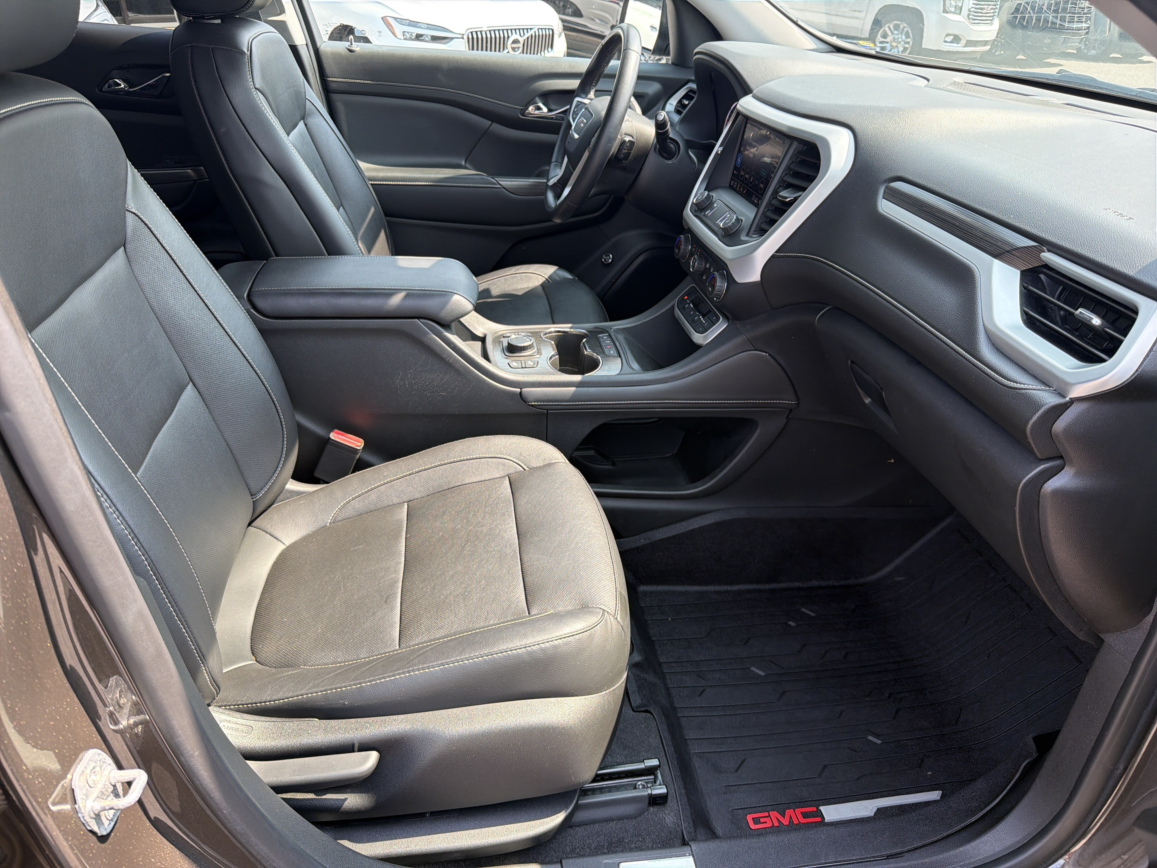 Certified 2020 GMC Acadia SLT w/ LPO, Floor Liner Package FWD image 14