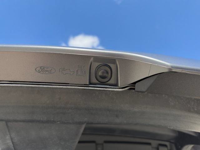 Used 2024 Ford F150 Lightning Lariat AWD/4WD image 18