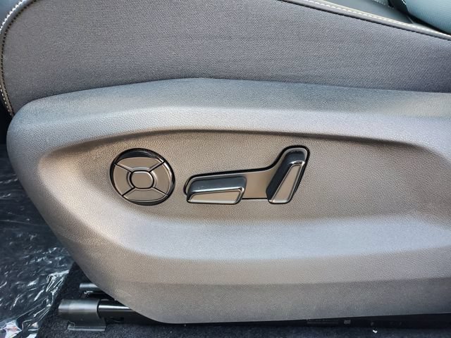 New 2026 Volkswagen Tiguan SE AWD/4WD image 18