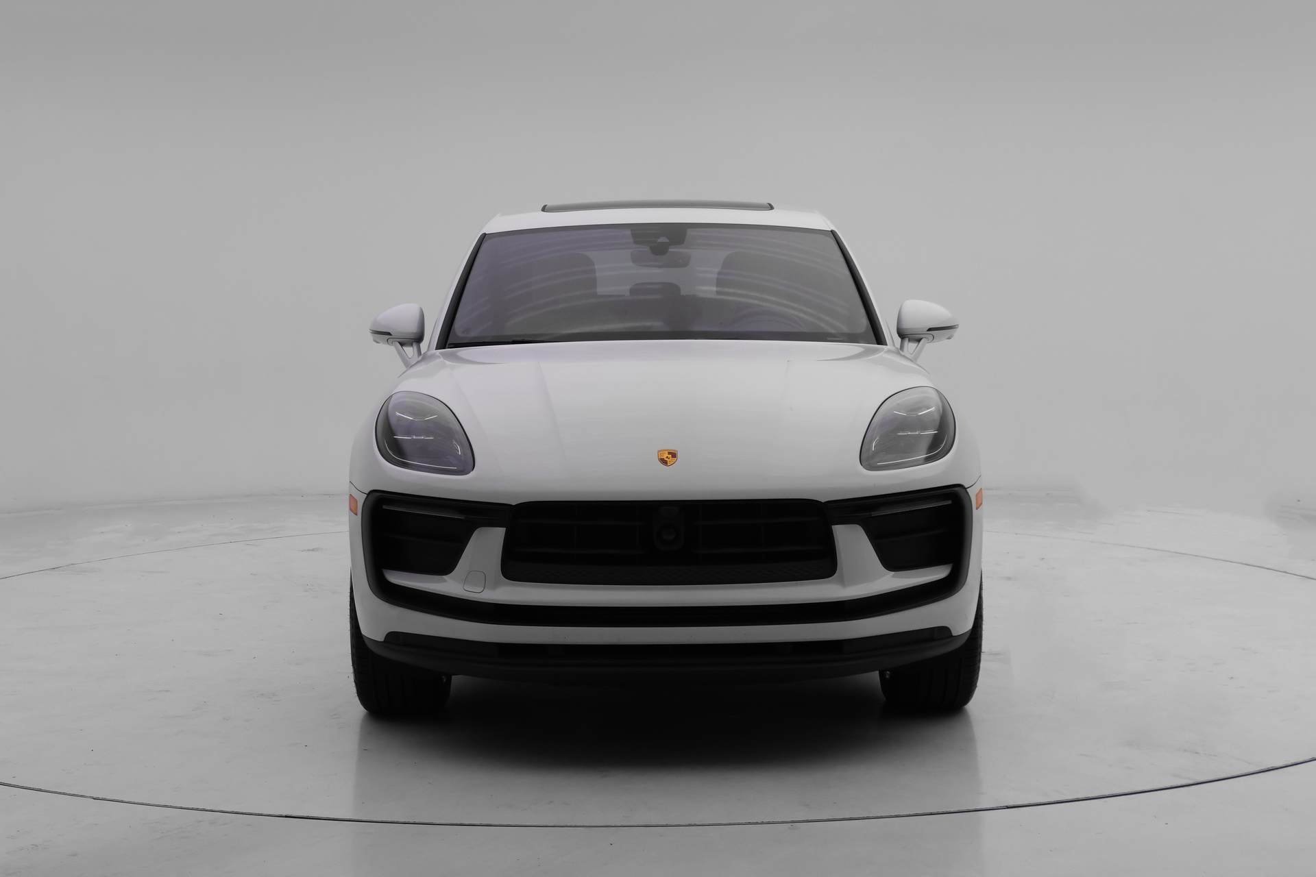 Used 2025 Porsche Macan image 16
