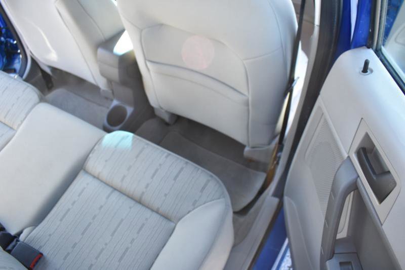 Used 2010 Ford Focus SE image 17