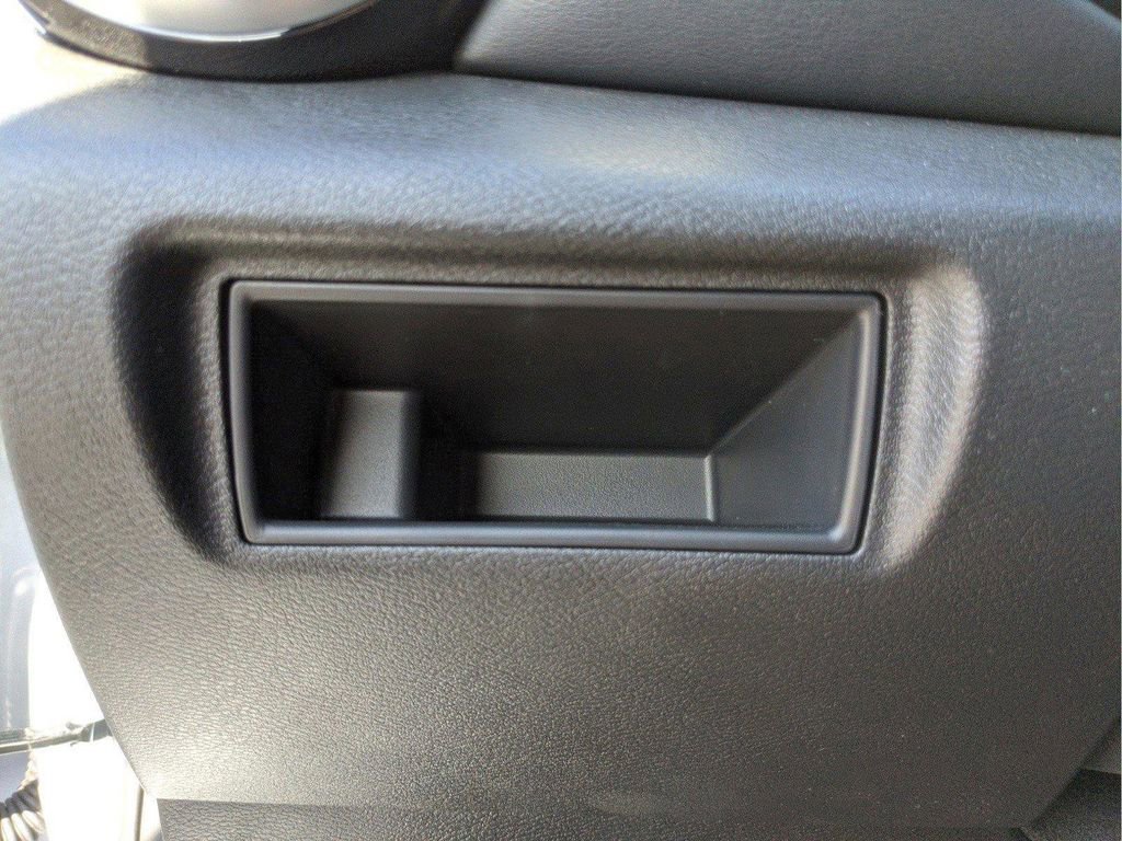 New 2025 Nissan Versa SR w/ Trunk Package FWD image 35