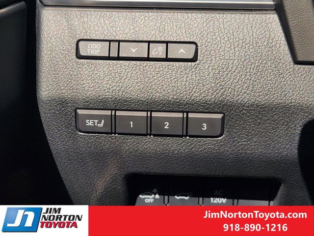 Used 2025 Lexus GX 550 w/ Accessory Package (2T) image 23