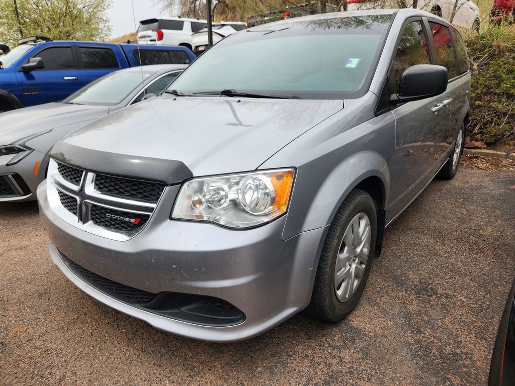 Used 2018 Dodge Grand Caravan SE w/ UConnect Hands-Free Group image 2