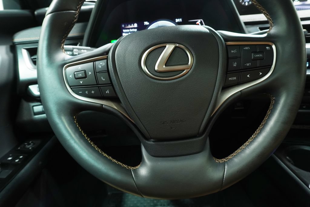Used 2022 Lexus UX 250h w/ Premium Package AWD/4WD image 18