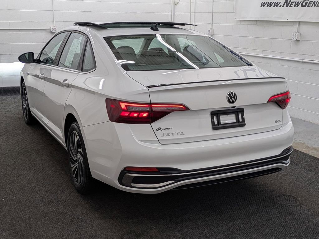 Used 2024 Volkswagen Jetta SEL image 18