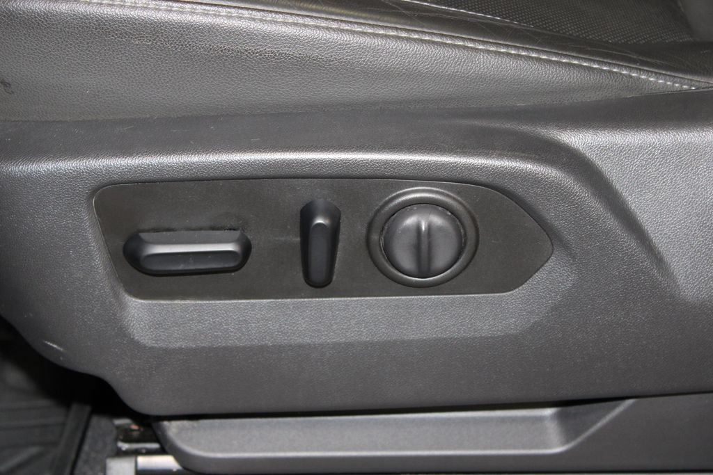 Used 2020 Chevrolet Silverado 3500 LTZ AWD/4WD image 23