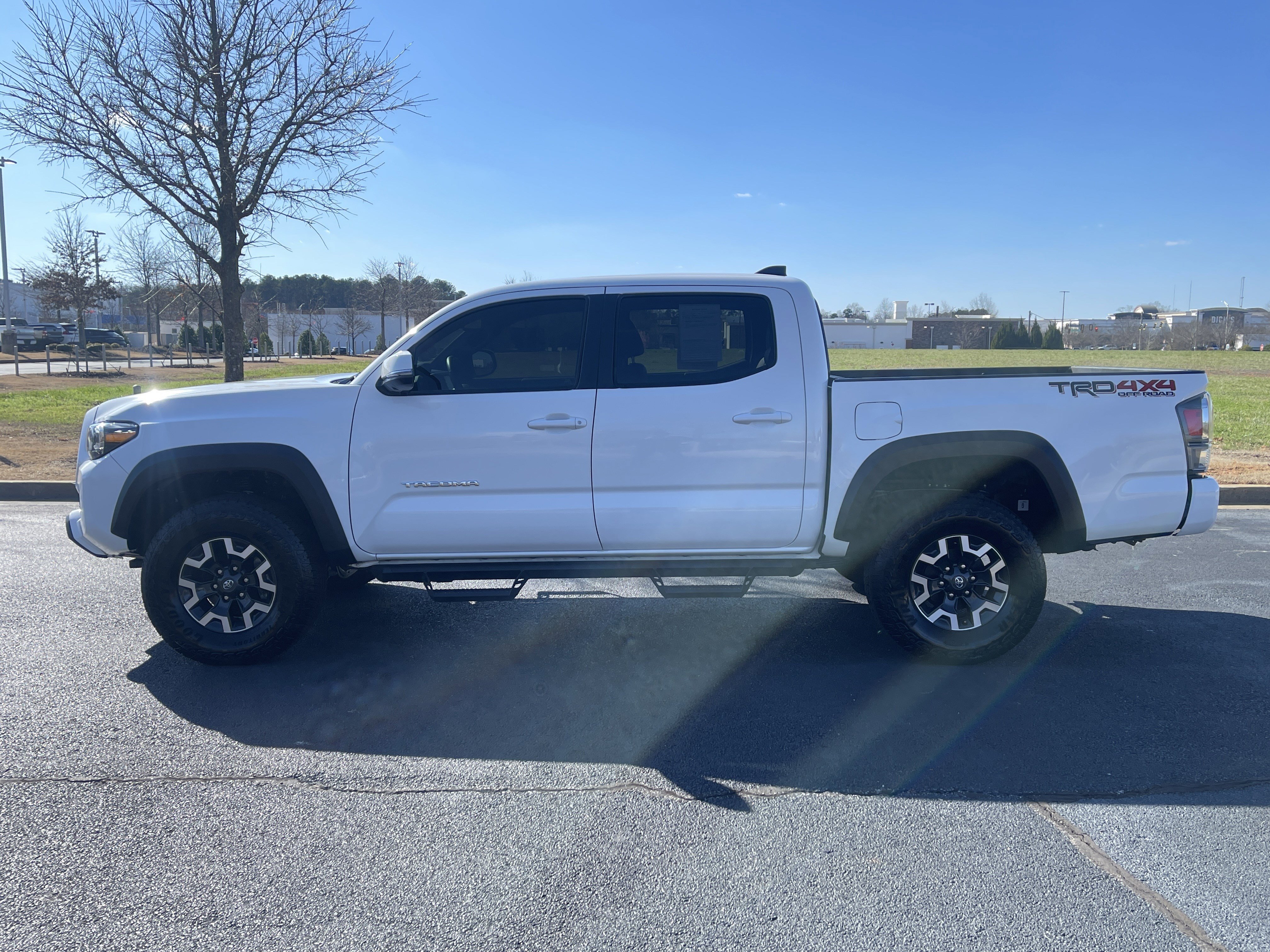 Used 2023 Toyota Tacoma TRD Off-Road w/ Advanced Technology Package image 6