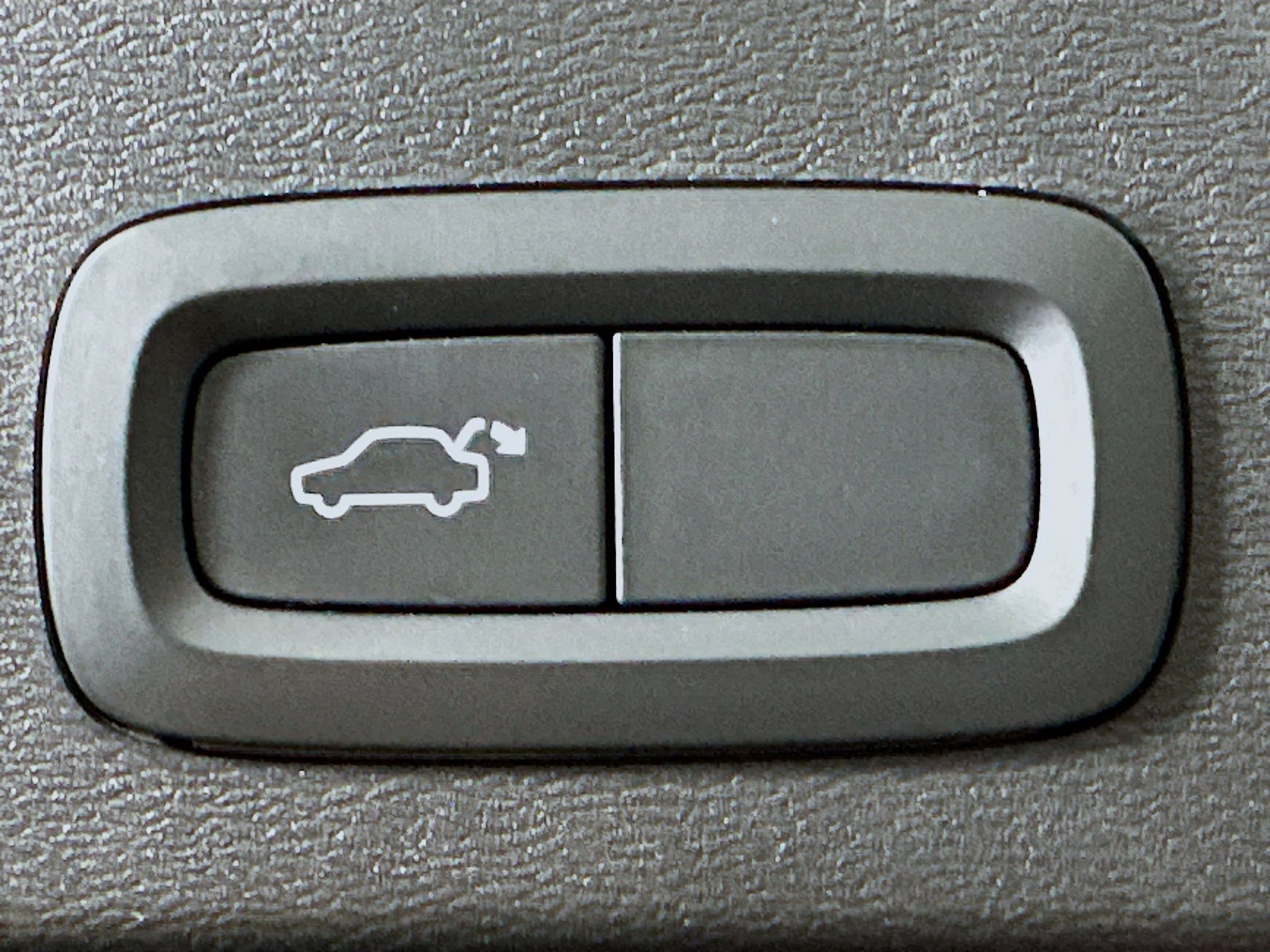 Used 2023 Volvo XC40 B5 Core w/ Protection Package Premier image 29