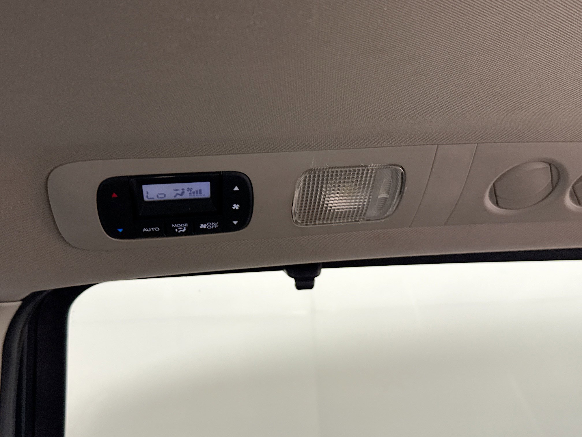 Used 2015 Honda Odyssey Touring image 32