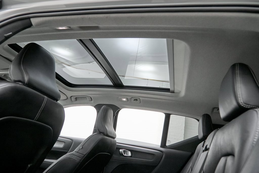 Used 2023 Volvo XC40 B5 Ultimate w/ Protection Package Premier image 23