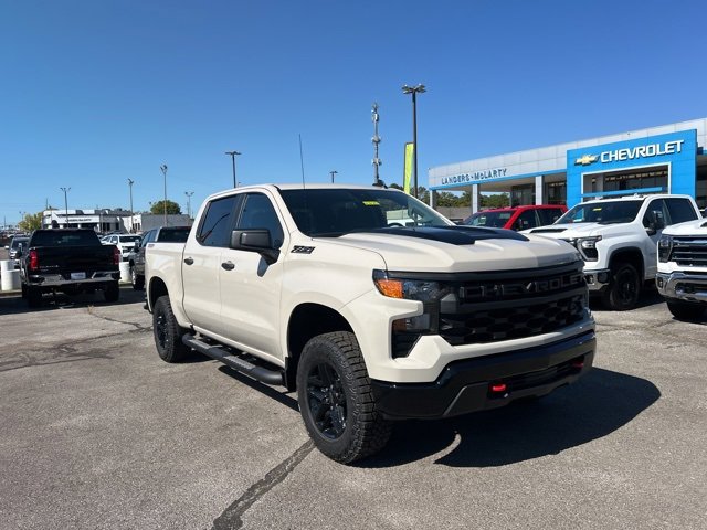 New 2026 Chevrolet Silverado 1500 Custom Trail Boss w/ LPO, Dark Essentials Package