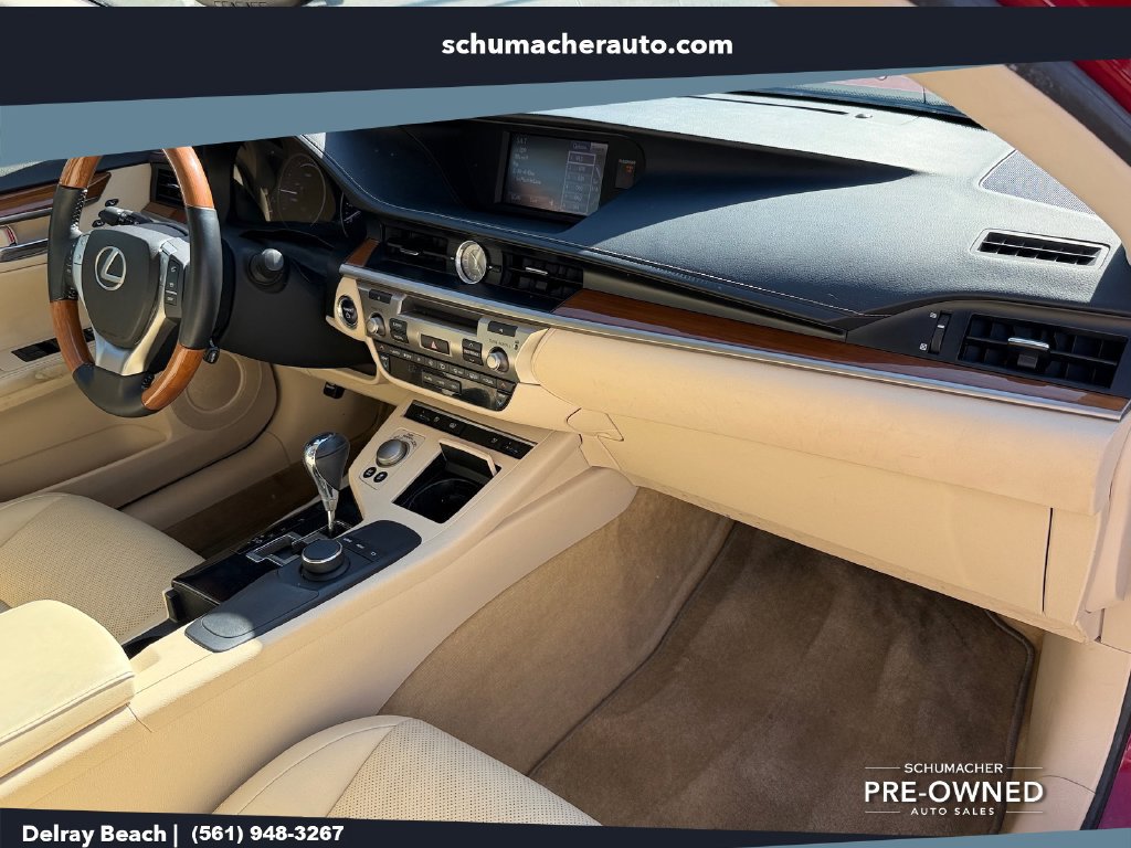 Used 2014 Lexus ES 300h w/ Premium Package w/Bamboo Trim FWD image 18