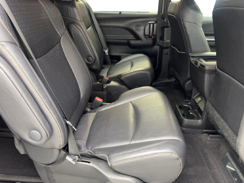 Used 2025 Toyota Sienna XLE Woodland Edition AWD/4WD image 44