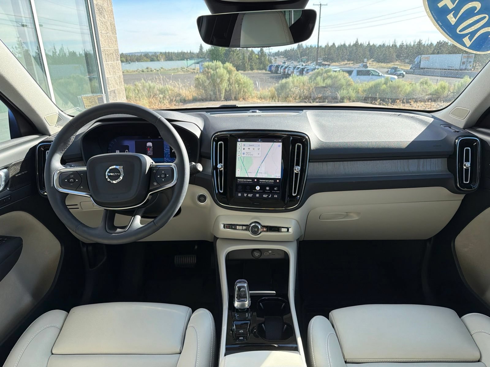 Certified 2024 Volvo XC40 B5 Plus w/ Protection Package Premier AWD/4WD image 10