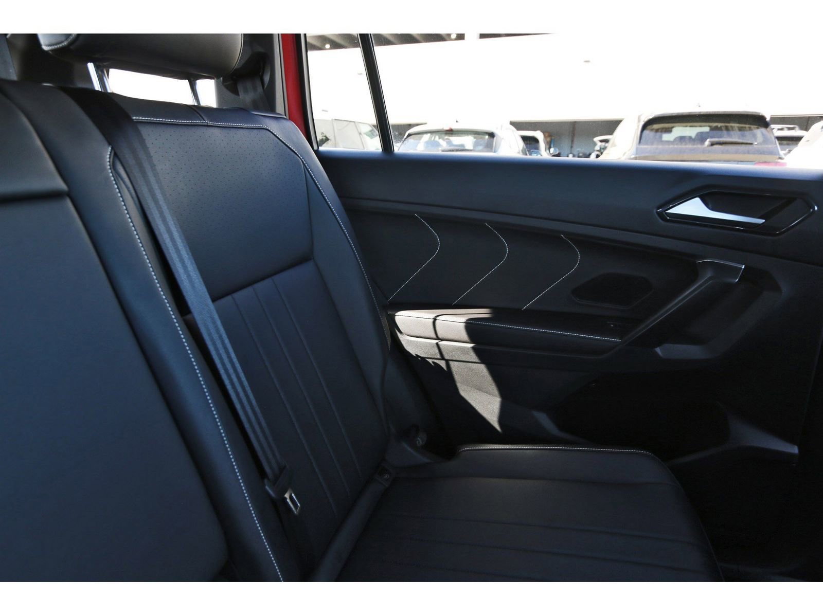 Used 2024 Volkswagen Tiguan SE R-Line w/ MDO Package, Three-Row image 15