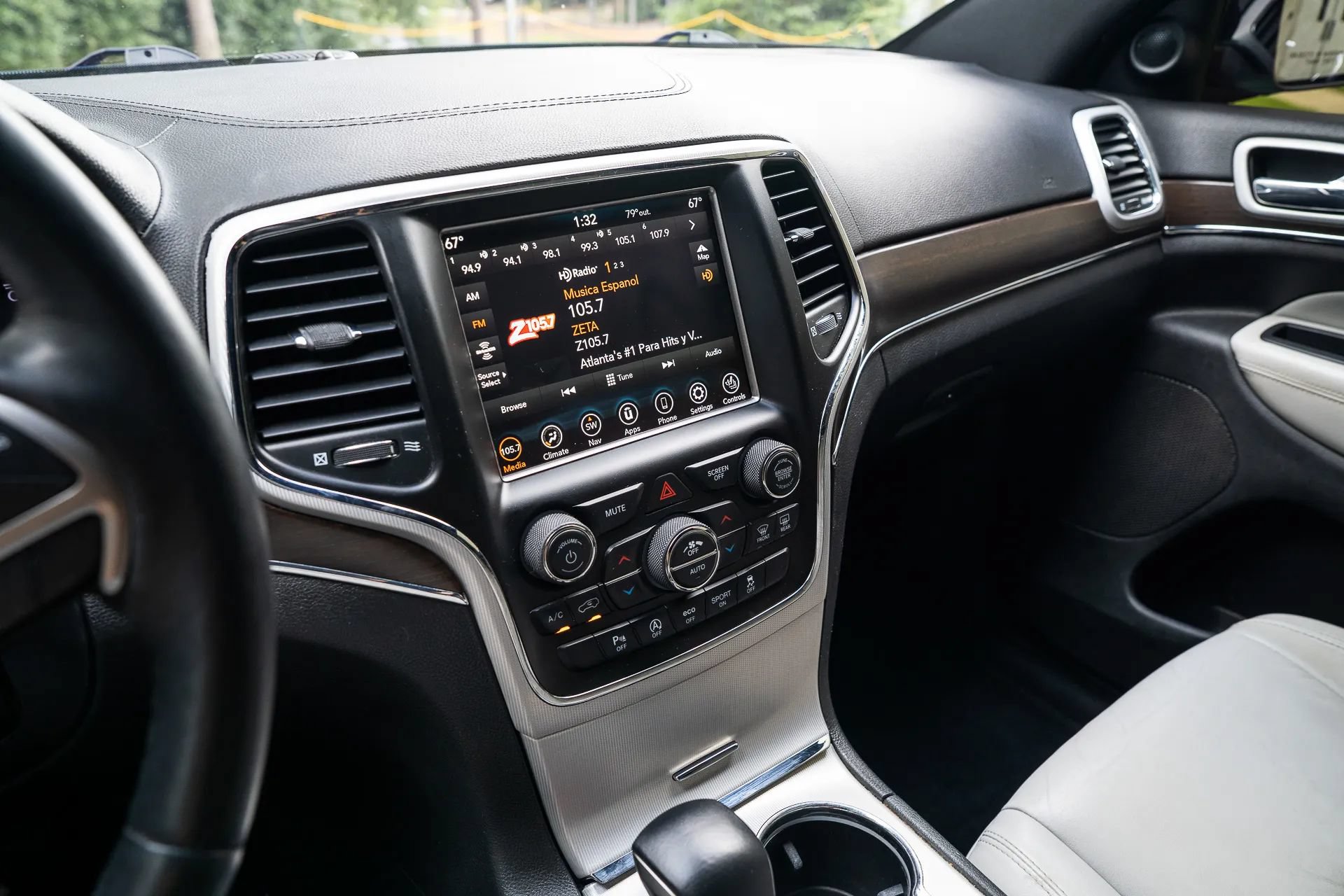 Used 2018 Jeep Grand Cherokee Limited AWD/4WD image 26