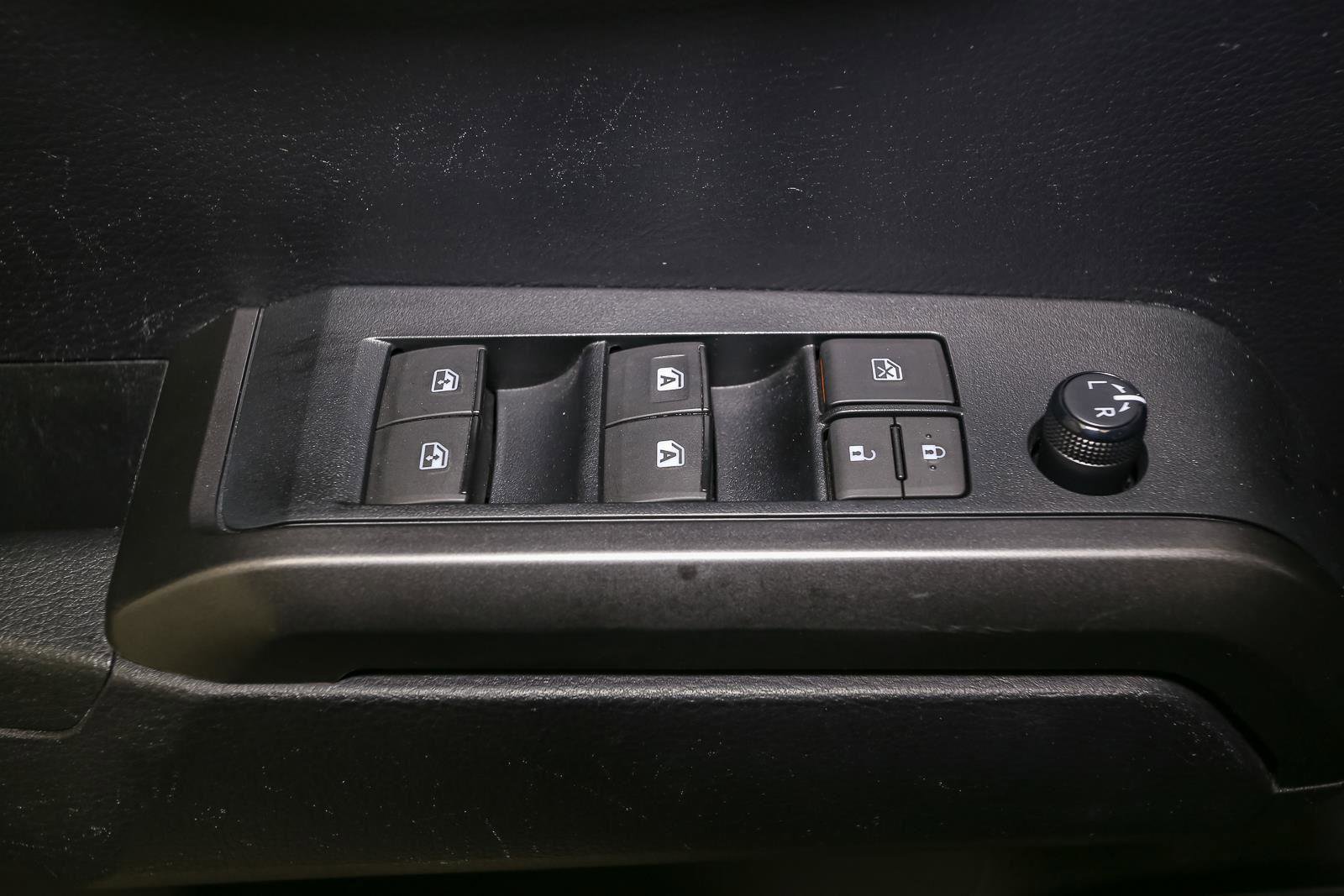 Used 2020 Toyota Tacoma TRD Sport image 40