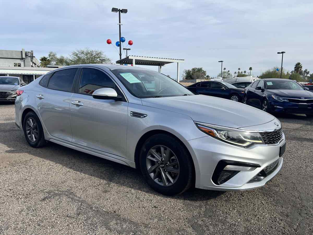 Used 2020 Kia Optima LX image 3