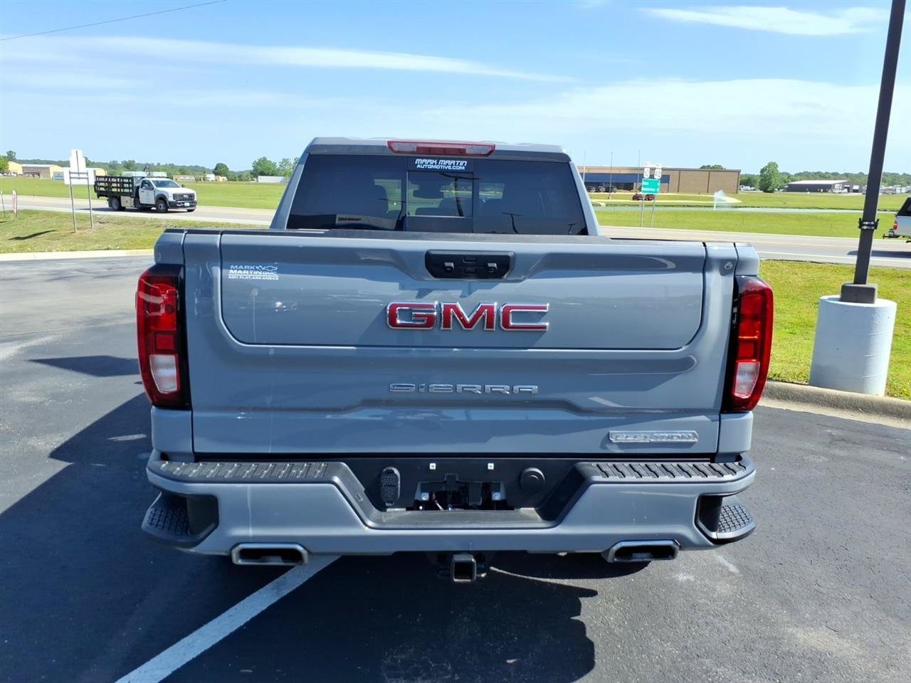 Used 2024 GMC Sierra 1500 Elevation w/ Preferred Package AWD/4WD image 4