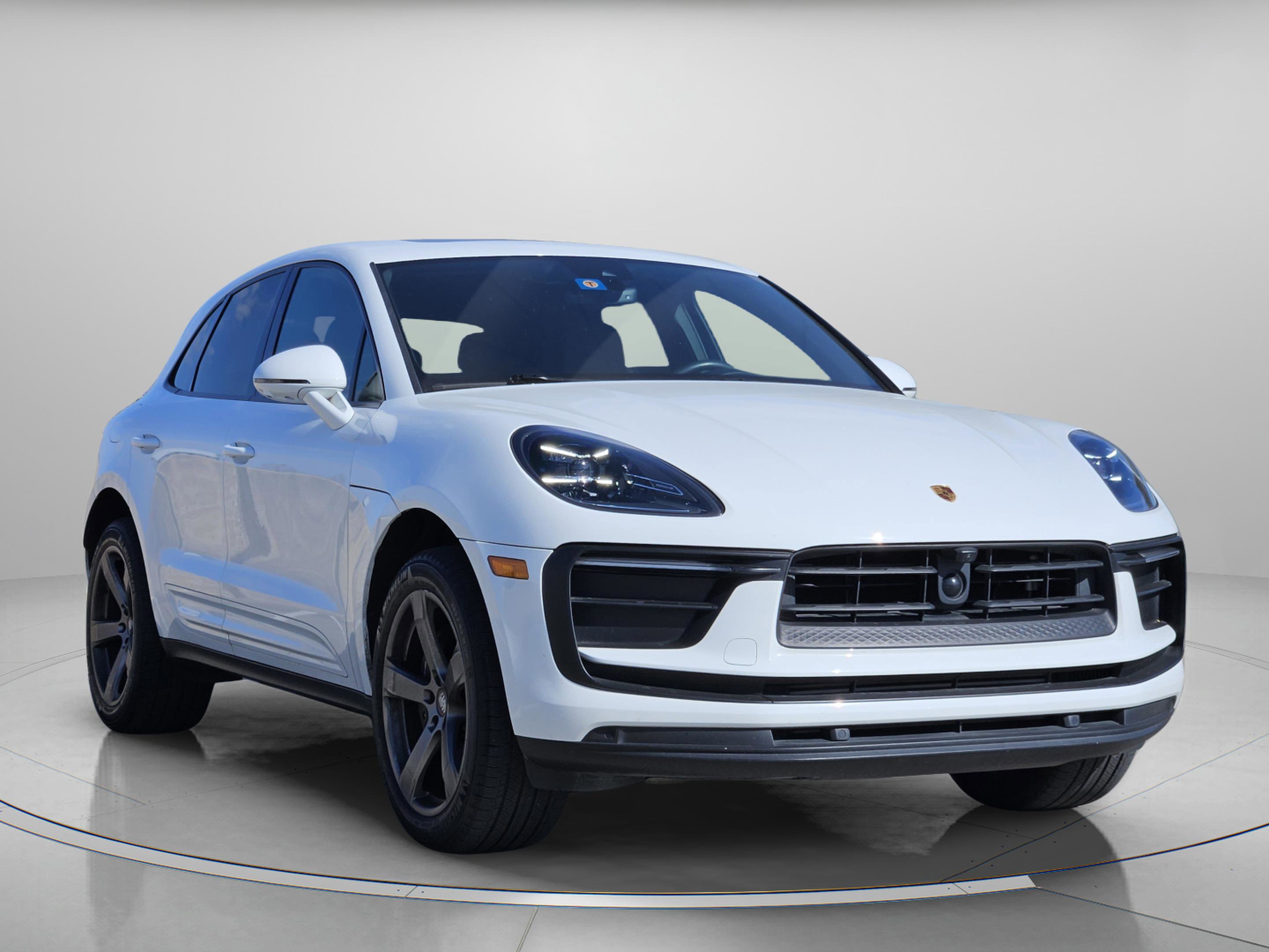 Certified 2023 Porsche Macan Turbo image 8