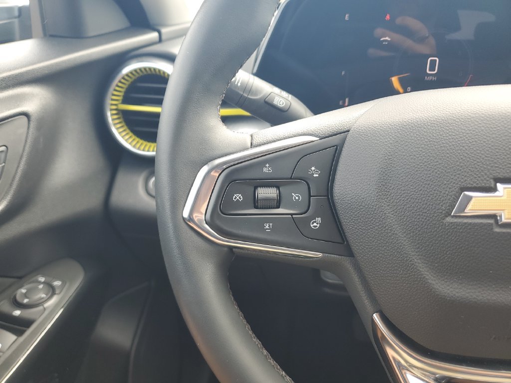 Used 2024 Chevrolet Trax LT w/ Driver Confidence Package FWD image 20