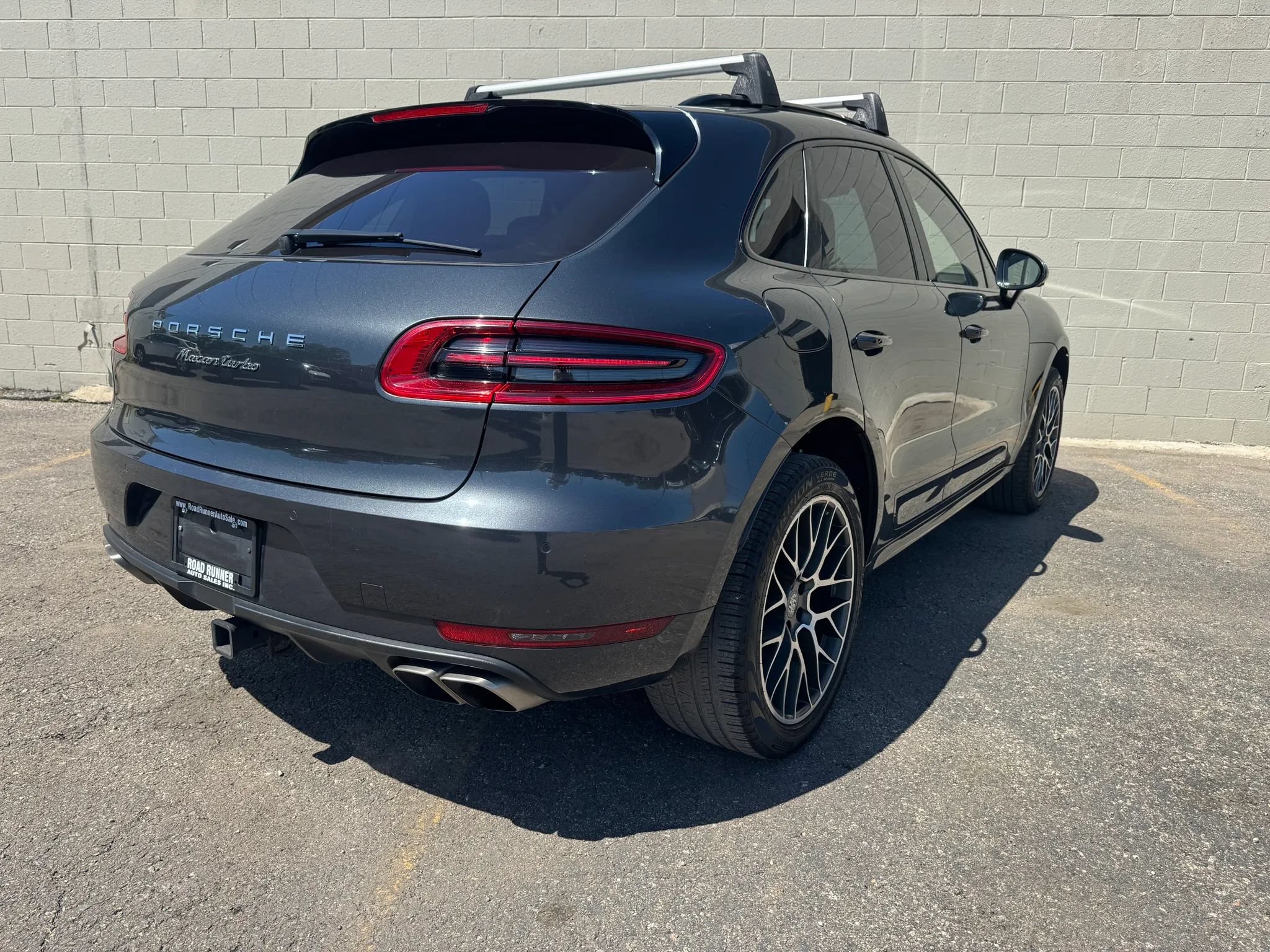 Used 2018 Porsche Macan Turbo AWD/4WD image 10