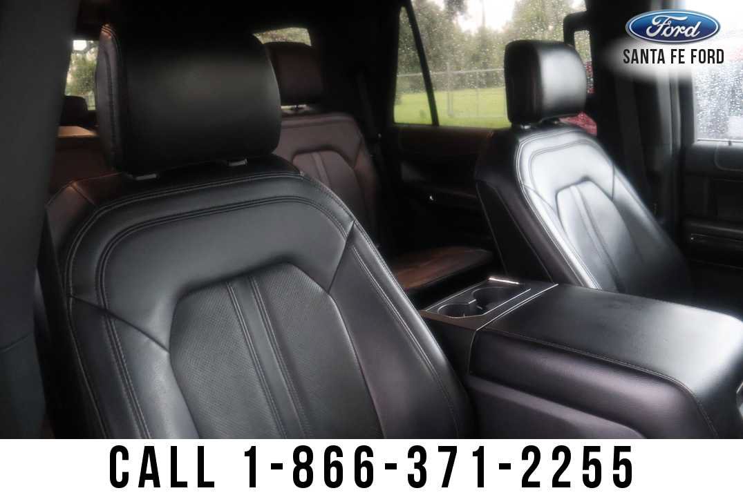 Used 2019 Ford Expedition Limited w/ Driver Assistance Package AWD/4WD image 32