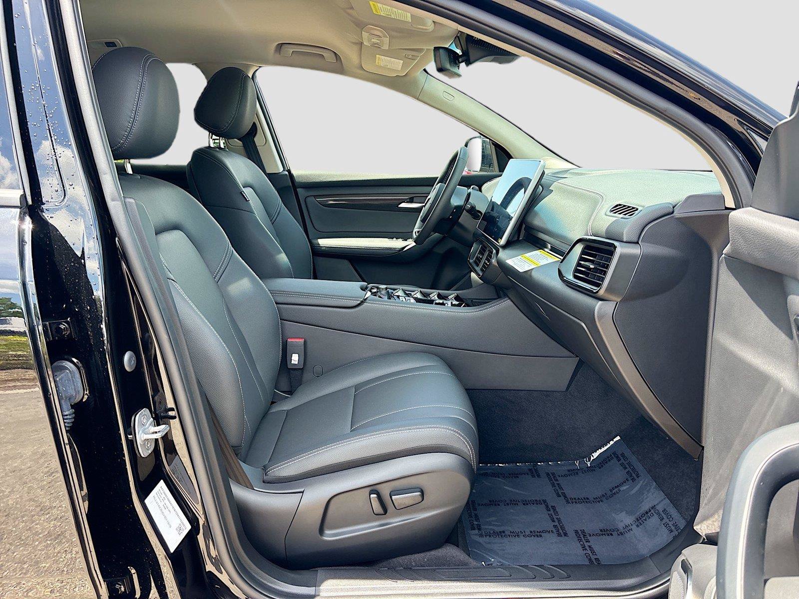New 2025 VinFast VF 8 Eco AWD/4WD image 27