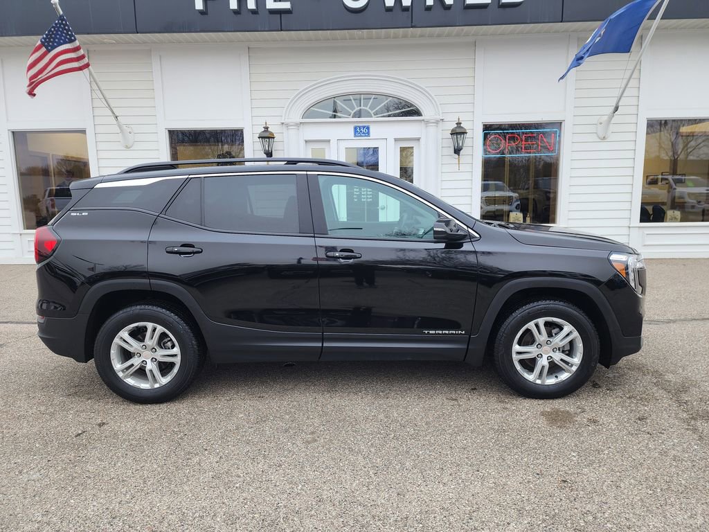 Certified 2023 GMC Terrain SLE w/ Driver Convenience Package image 4