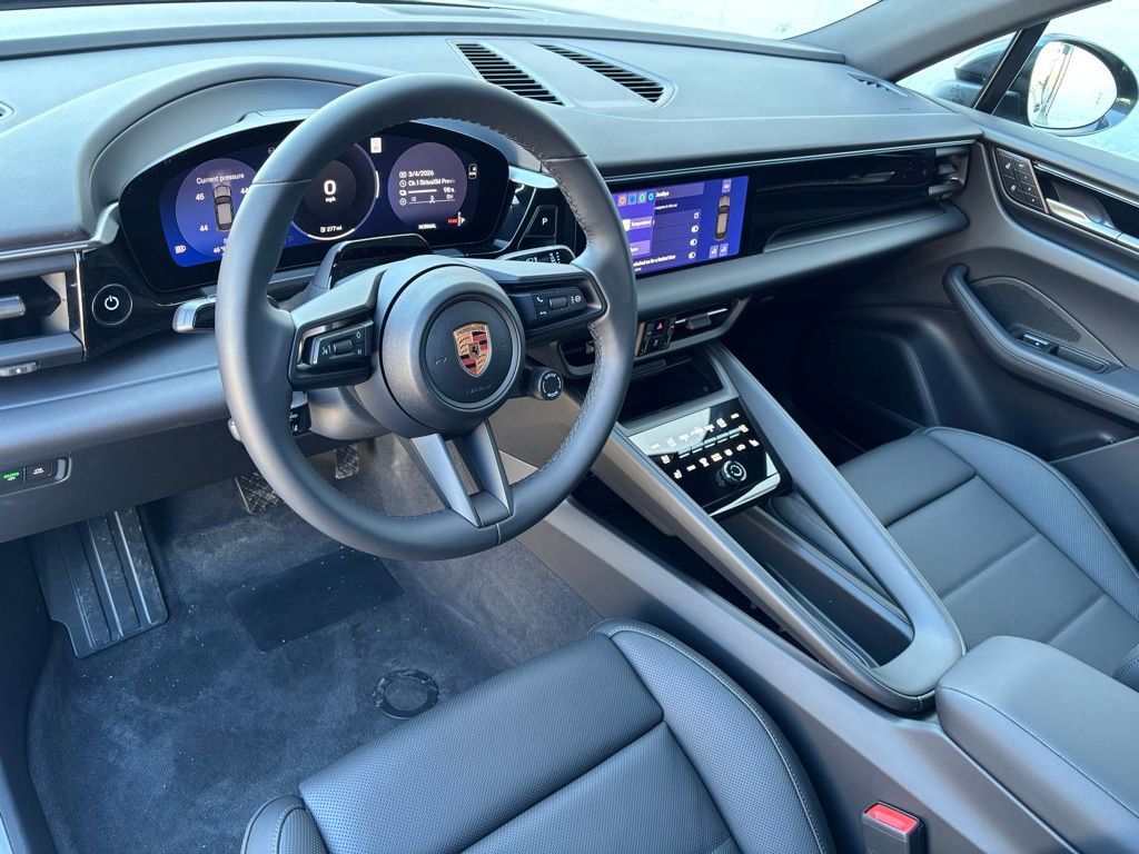 New 2026 Porsche Macan 4 Electric image 4