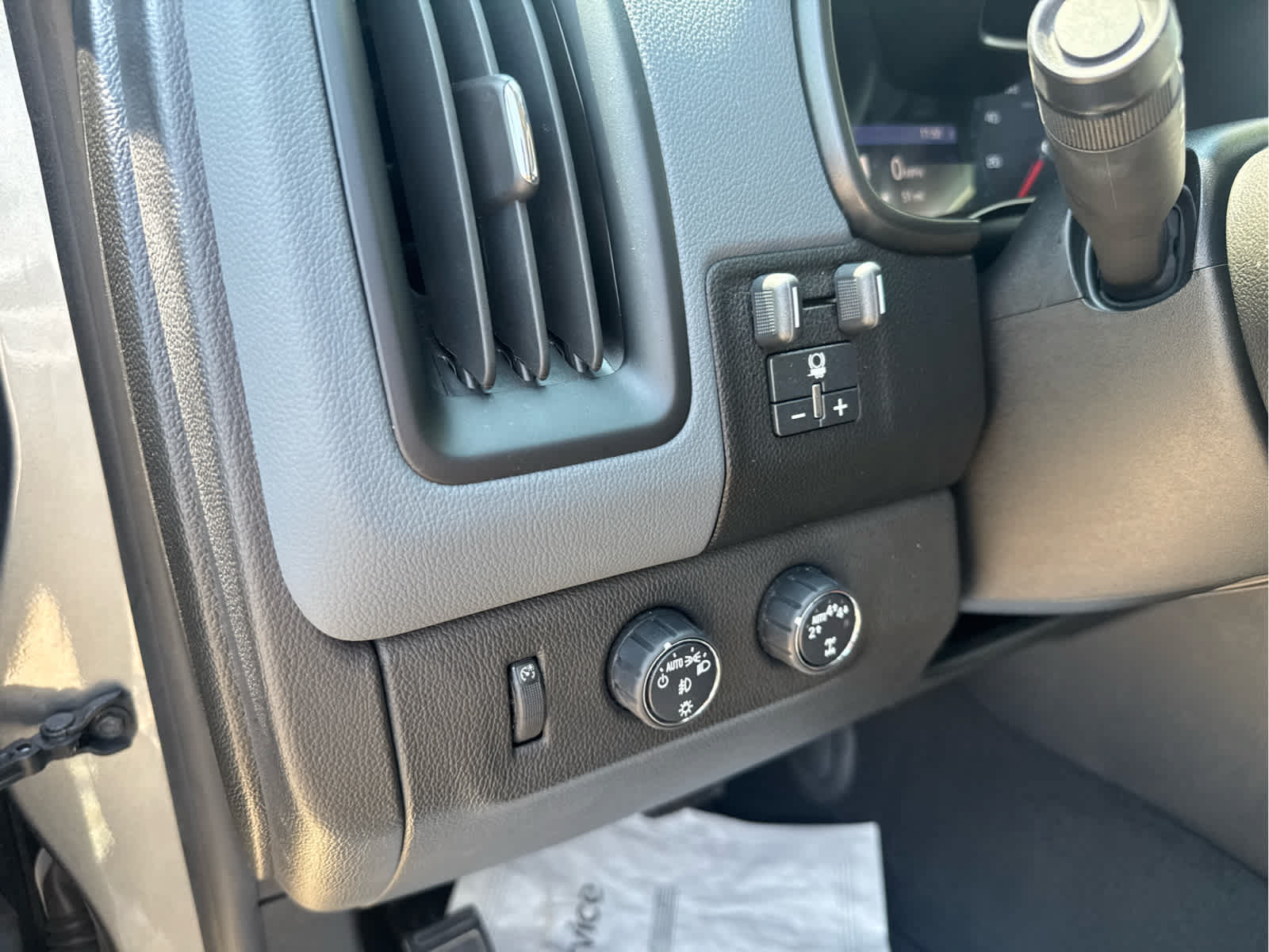 Used 2021 Chevrolet Colorado Z71 w/ Safety Package AWD/4WD image 24