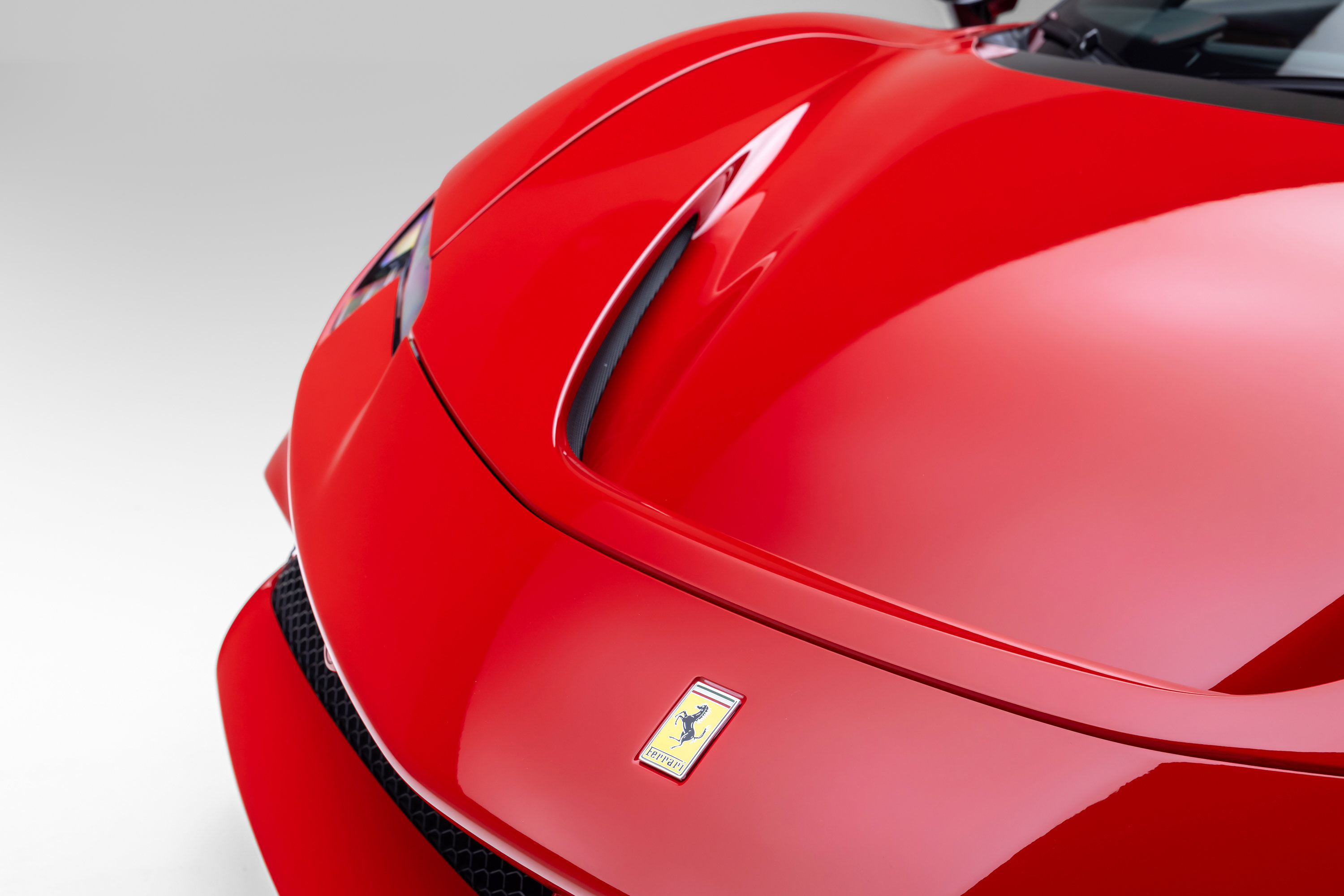 Certified 2025 Ferrari SF90 Spider AWD/4WD image 31