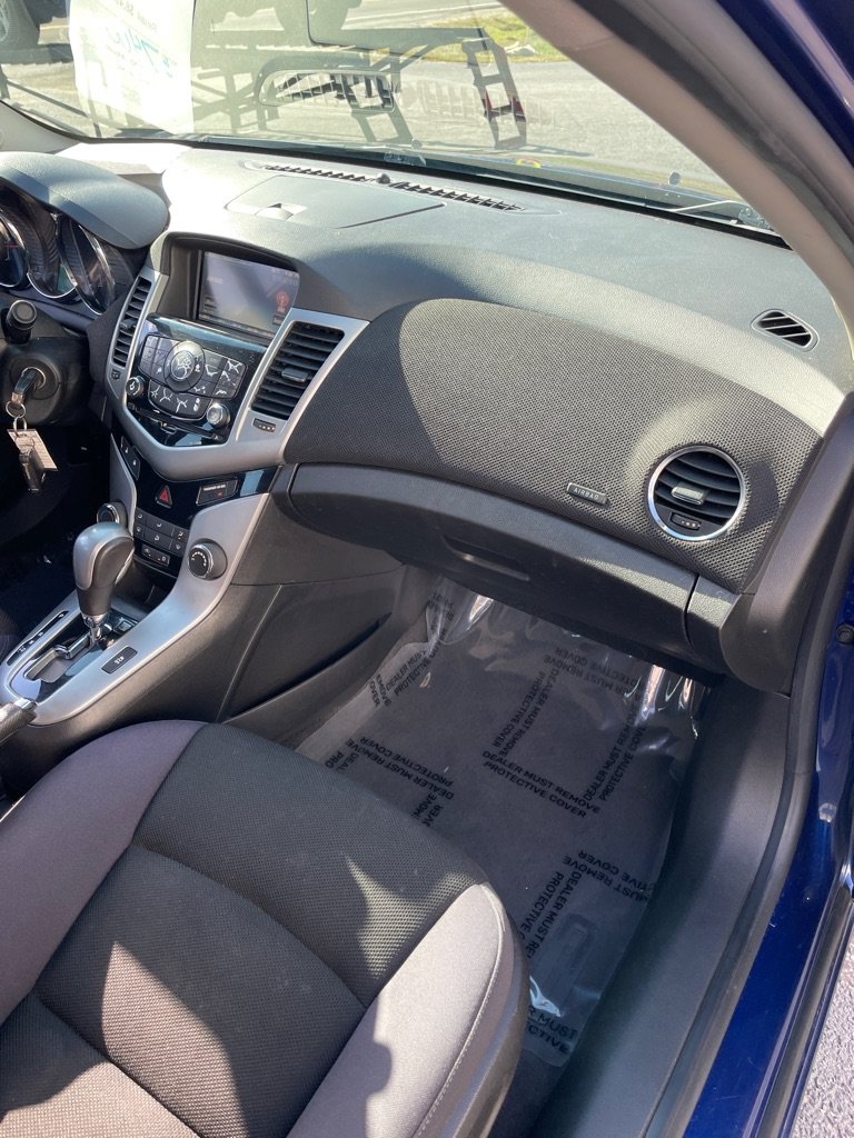 Used 2013 Chevrolet Cruze LT w/ RS Package FWD image 21