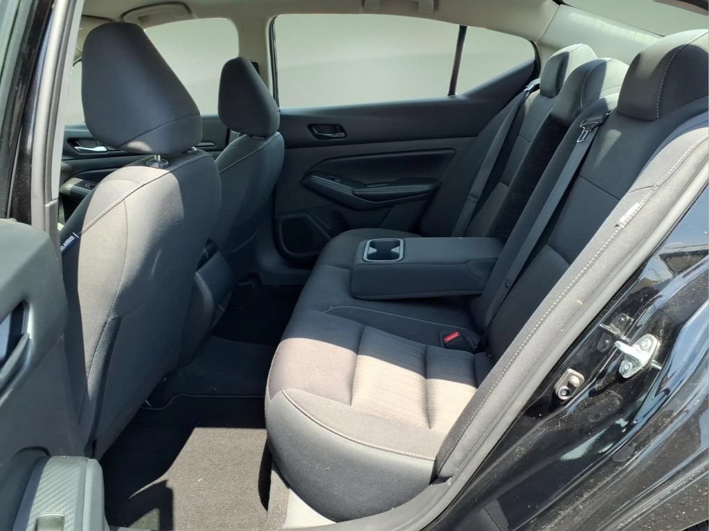 Used 2024 Nissan Altima 2.5 SV FWD image 5