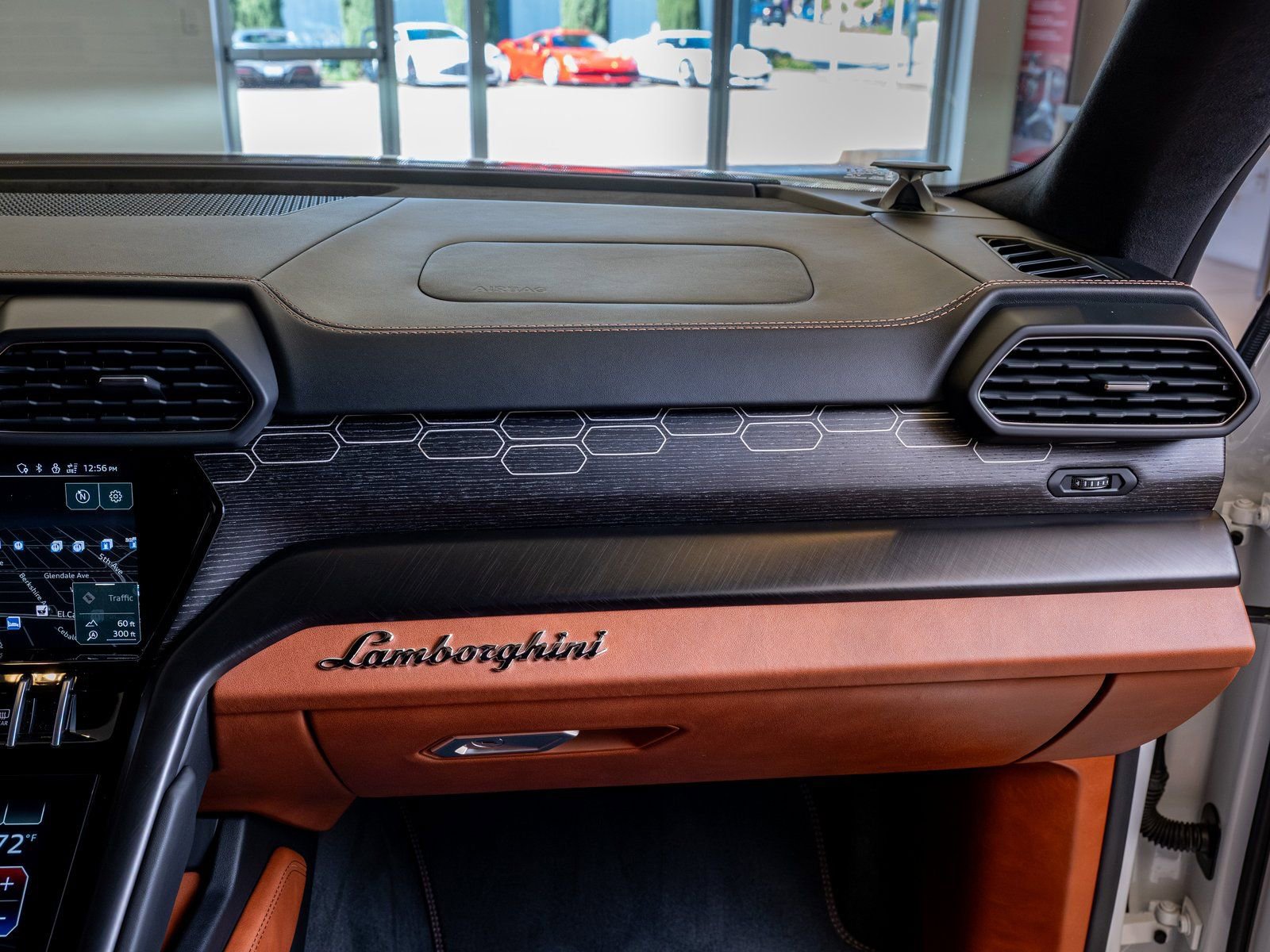 Used 2022 Lamborghini Urus image 16