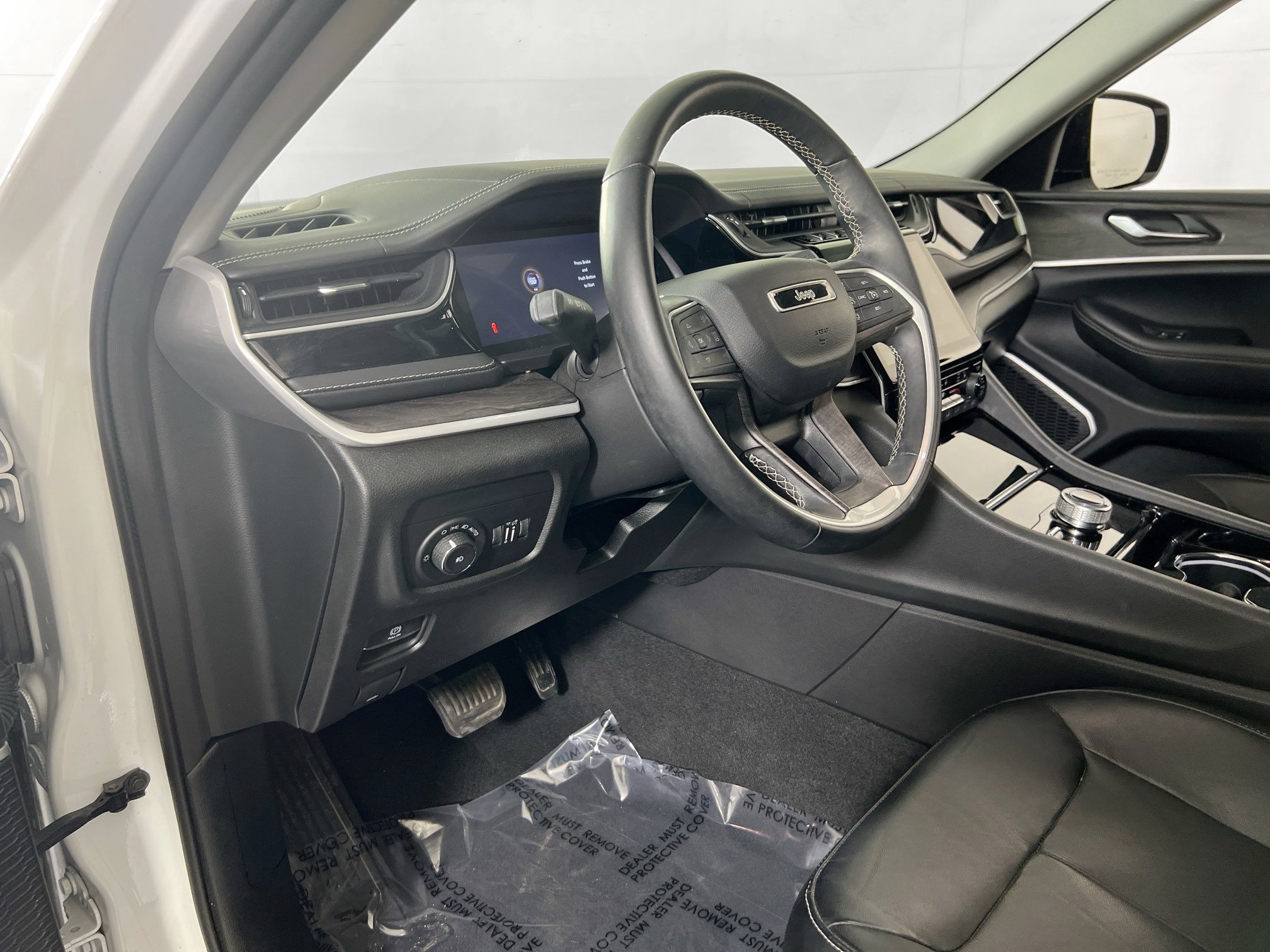 Used 2022 Jeep Grand Cherokee Limited image 9